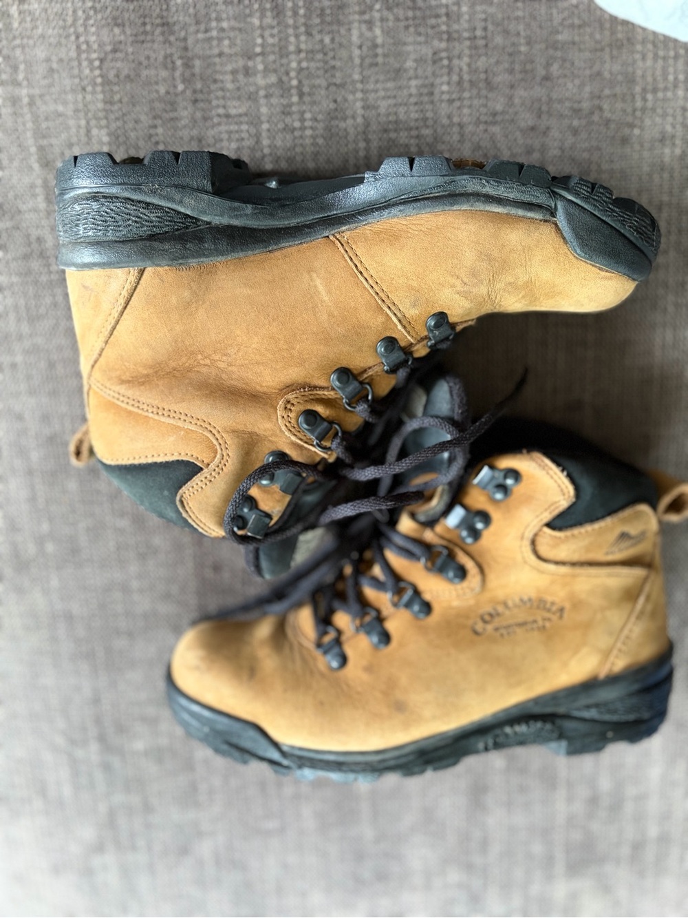 Columbia Womens Brown Hiking Boots - Sturdy Outdoor Trail Shoes